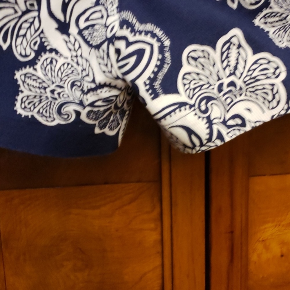 Willie Smith Blue Coral Dressy Shorts  Size 2 - Picture 7 of 8